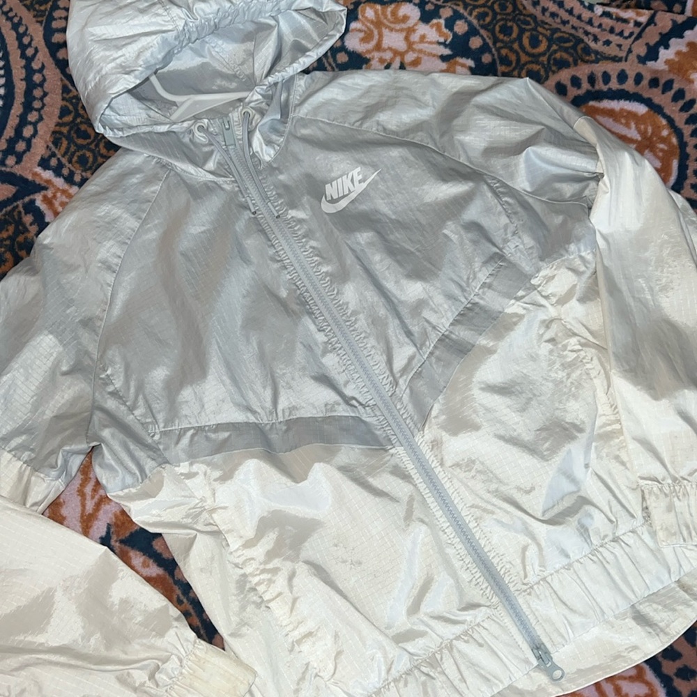 selling to get more space in my closet 😊